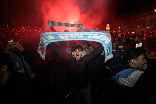 Malmö FF supportrar följer fotbollsmatchen i Allsvenskan