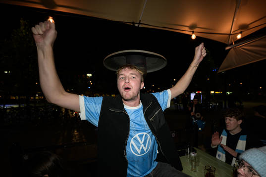 Malmö FF supportrar följer fotbollsmatchen i Allsvenskan