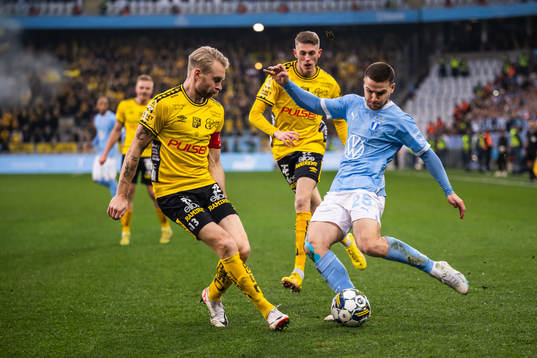 Elfsborgs Johan Larsson och Malmö FFs Gabriel Busanello