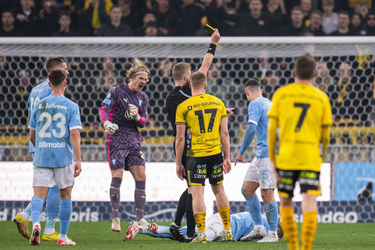 Elfsborgs Per Frick tilldelas en varning av domare Glenn