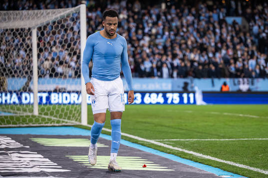Malmö FFs Martin Olsson går av plan