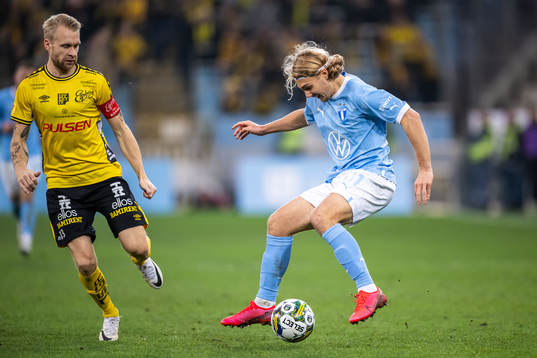 Elfsborgs Johan Larsson och Malmö FFs Sebastian Nanasi