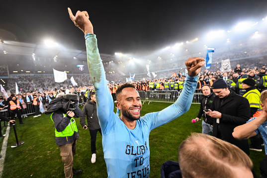 Malmö FFs Isaac Kiese Thelin jublar över SM-guldet
