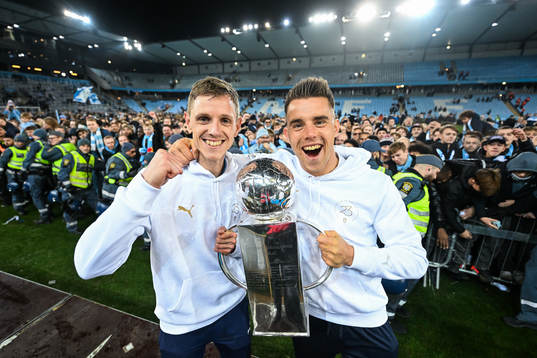 Malmö FFs Søren Rieks och Jonas Knudsen jublar med