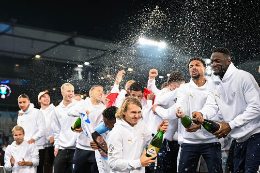 Malmö FFs Sebastian Nanasi jublar över SM-guldet