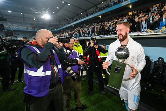 Malmö FFs Pontus Jansson jublar med Lennart Johanssons