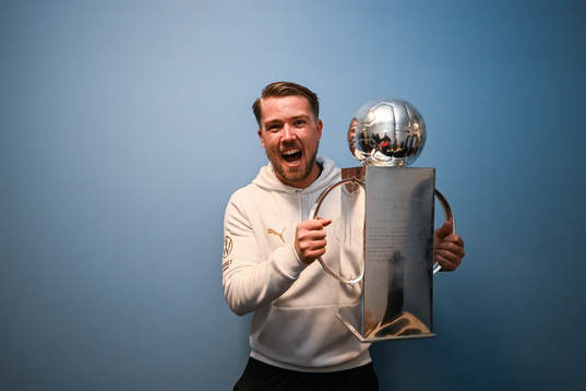 Malmö FFs assisterande tränare Theodor Olsson jublar
