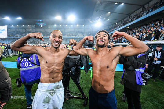 Malmö FFs Derek Cornelius och Joseph Ceesay jublar över