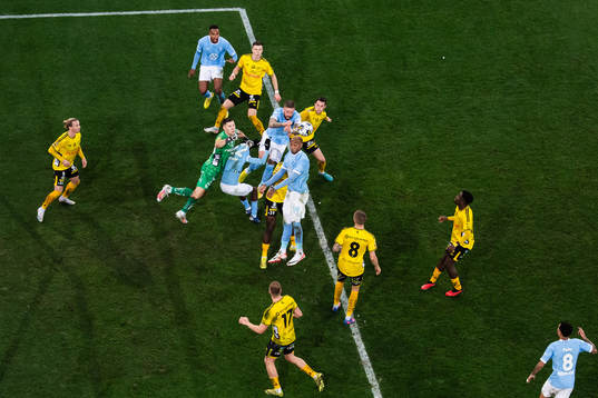 Elfsborgs målvakt Hakon Valdimarsson och Malmö FFs Pontus