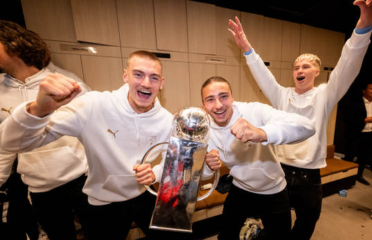 Malmö FFs målvakt Marcus Pettersson, Elison Makolli och