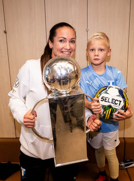 Malmö FFs läkare Amanda Lahti med familj