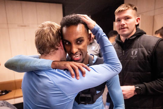 Malmö FFs Oscar Lewicki och Taha Ali jublar över