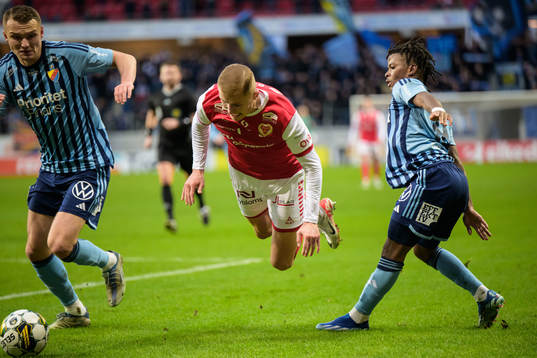 Djurgårdens Piotr Johansson och Kalmars David Kristjan