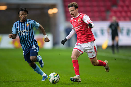 Djurgårdens Felix Vá och Kalmars Jacob Trenskow