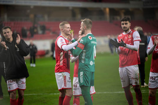 Kalmars David Kristjan Olafsson och målvakt Ricardo