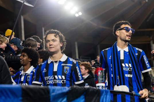 Sirius Herman Sjögrell och Wessam Abou Ali jublar