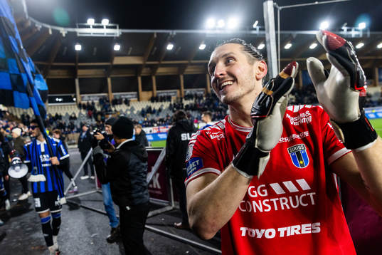 Sirius målvakt David Mitov Nilsson jublar