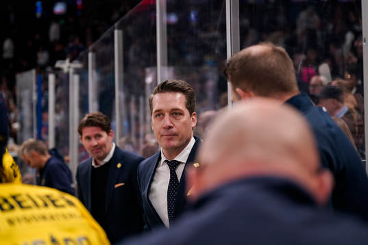 Head coach Sam Hallam of Sweden
