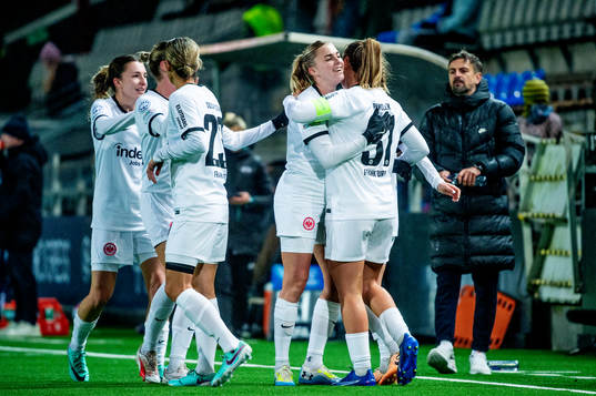 Tanja Pawollek of Eintracht Frankfurt celebrates