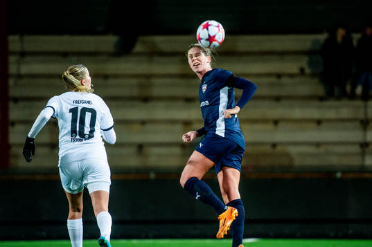 Rebecca Knaak of FC Rosengård and Laura Freigang of