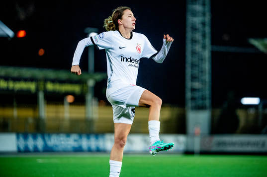 Barbara Dunst of Eintracht Frankfurt celebrates 2-0