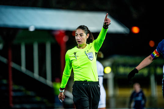 Referee Maria Caputi