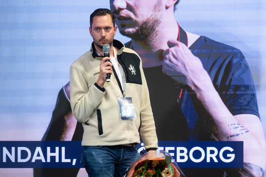 Christopher Lindahl, IFK Göteborg, får pris för Årets