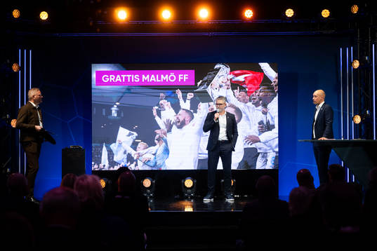 Niclas Carlnén, VD Malmö FF, hyllas för SM-guldet