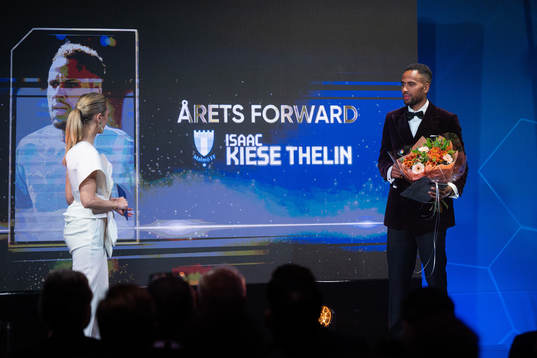 Isak Kiese Thelin, Malmö FF, tilldelas priset som Årets