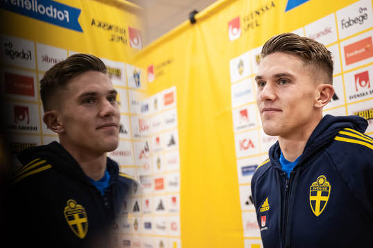 Bläddra bland fler bilder av Football, UEFA Euro Qualifier, Sweden, Mixed Zone 