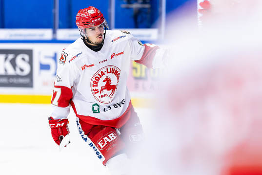 Troja/Ljungbys Lukas Macklin jublar