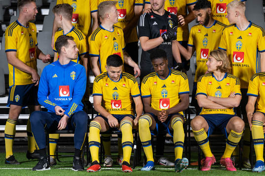 Head coach Daniel Bäckström, Roony Bardghji, Josafat