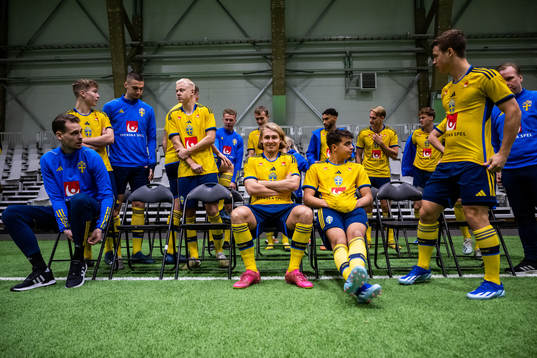 Head coach Daniel Bäckström, Sebastian Nanasi, Yasin