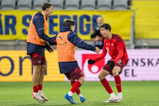 Schweiz Sebastian Walker jublar