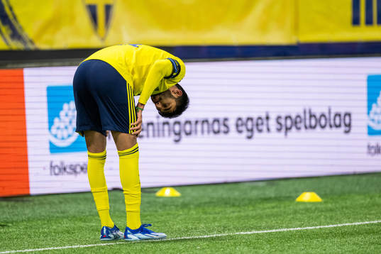 Sveriges Montader Madjed har ont