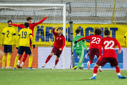 Schweiz Sonny Henchoz jublar