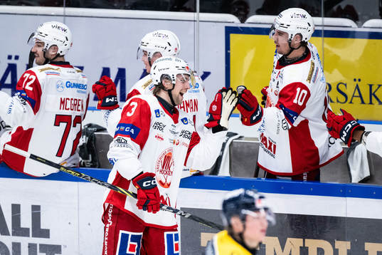 Västerviks Elias Ulander jublar