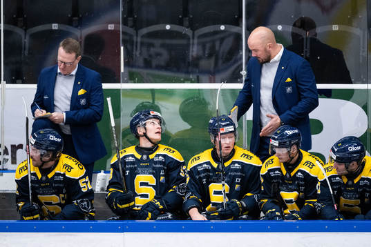 Södertäljes tränare Magnus Bogren och assisterande