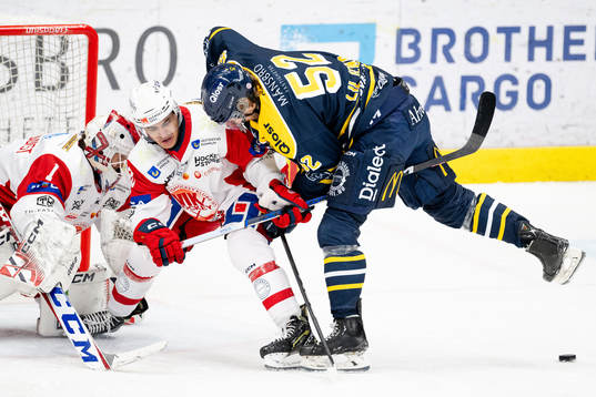 Södertäljes Christopher Liljewall oroar framför