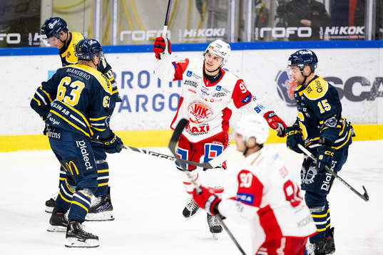 Västerviks Alex Ciernik jublar
