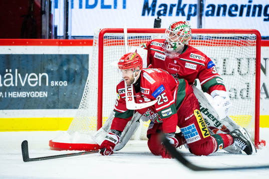 MoDos Sam Vigneault och målvakt Lassi Lehtinen