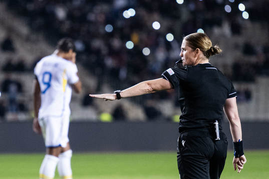 Referee Esther Staubli