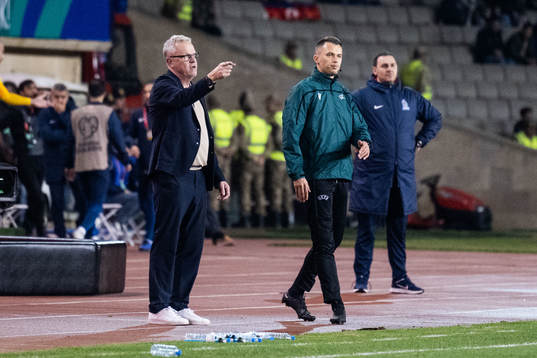 Head coach Janne Andersson of Sweden reacts