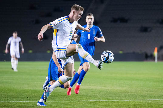 Emil Krafth of Sweden and Elvin Jafarguliyev of Azerbaijan