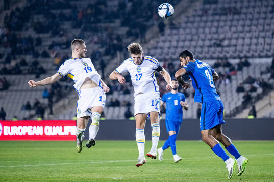 Mattias Svanberg and Viktor Gyökeres of Sweden against