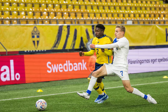 Josafat Mendes of Sweden and Topi Keskinen of Finland