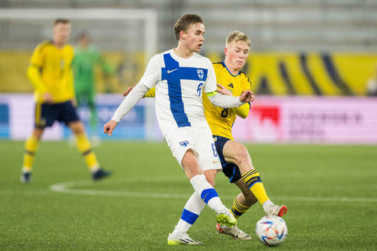 Santeri Väänänen of Finland and Melker Widell of Sweden
