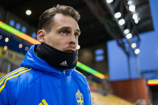 Head coach Daniel Bäckström of Sweden