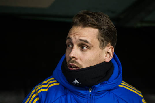 Head coach Daniel Bäckström of Sweden