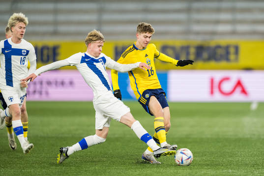Jere Kallinen of Finland and Hugo Bolin of Sweden